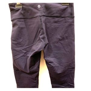 Lululemon Navy Capris